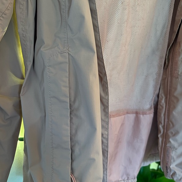 The north face pink light rain jacket - Picture 4 of 7